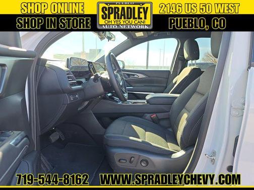 Summit White 2025 Chevrolet Traverse LT