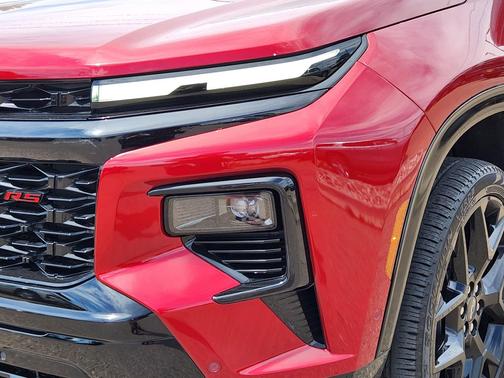 Radiant Red Tintcoat 2024 Chevrolet Traverse RS