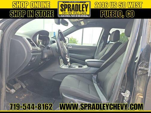 Diamond Black Crystal Pearlcoat 2022 Jeep Grand Cherokee Laredo