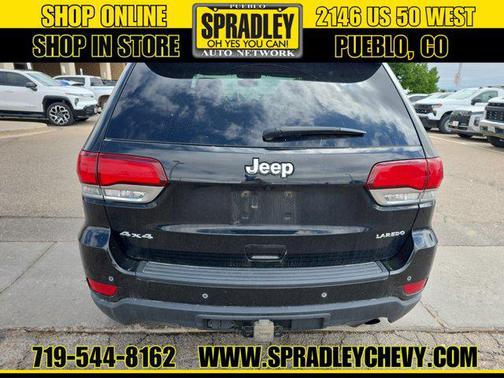Diamond Black Crystal Pearlcoat 2022 Jeep Grand Cherokee Laredo
