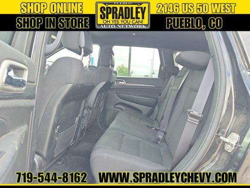 Diamond Black Crystal Pearlcoat 2022 Jeep Grand Cherokee Laredo