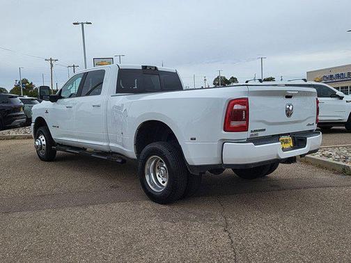 2024 RAM 3500 Laramie Crew Cab 4x4 8' Box
