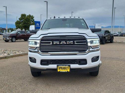 2024 RAM 3500 Laramie Crew Cab 4x4 8' Box