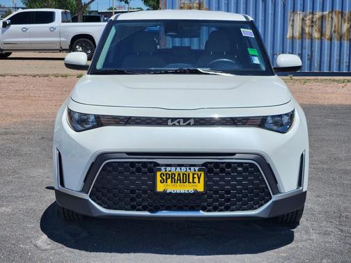 Snow White Pearl 2023 Kia Soul LX