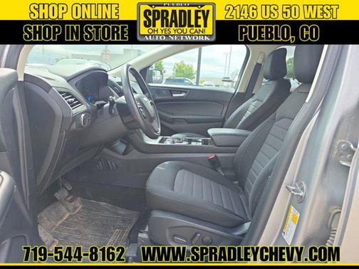 Oxford White 2020 Ford Edge SE