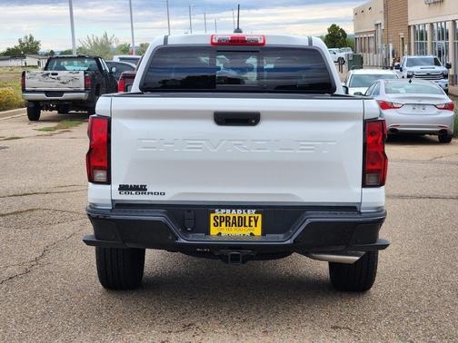 Summit White 2026 Chevrolet Colorado WT