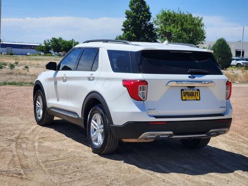 Star White Metallic Tri-Coat 2021 Ford Explorer XLT