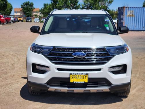 Star White Metallic Tri-Coat 2021 Ford Explorer XLT