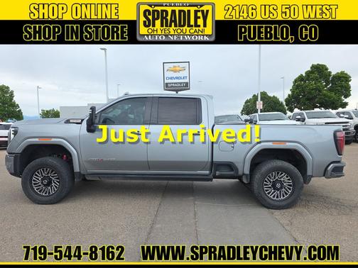 Sterling Metallic 2024 GMC Sierra 2500 AT4