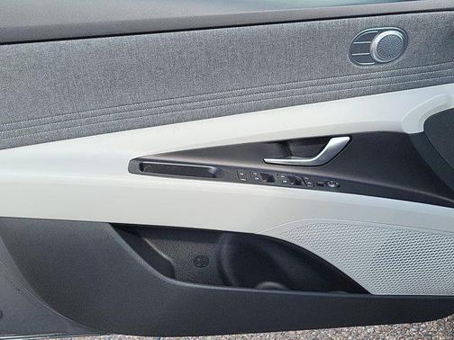 2025 Hyundai ELANTRA HEV Limited