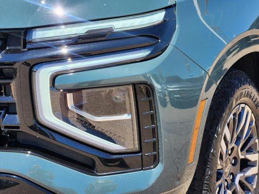 Cypress Gray 2026 Chevrolet Suburban Z71, 4WD