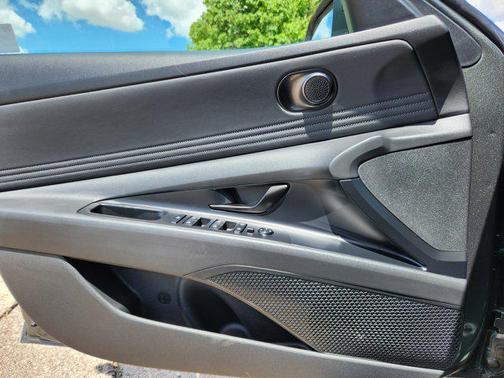 2025 Hyundai ELANTRA HEV SEL Sport