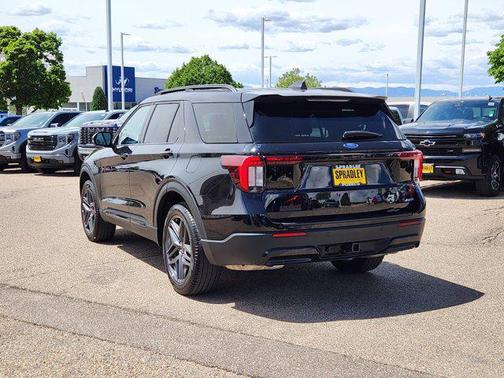 Agate Black Metallic 2025 Ford Explorer ST-Line