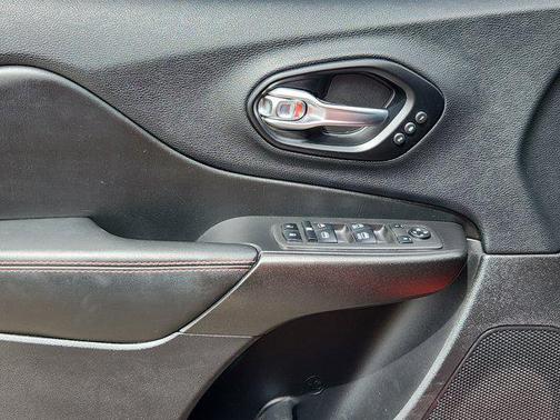 Spitfire Orange Clearcoat 2021 Jeep Cherokee Trailhawk