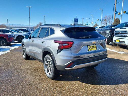 Sterling Gray Metallic 2026 Chevrolet Trax LT