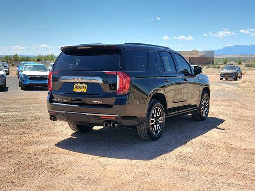 Onyx Black 2024 GMC Yukon AT4