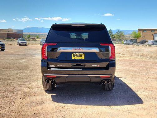 Onyx Black 2024 GMC Yukon AT4
