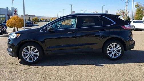 Photo 5 of 32 of 2020 Ford Edge Titanium