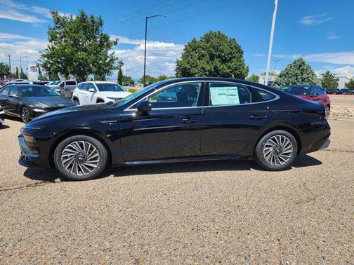 2025 Hyundai SONATA Hybrid SE