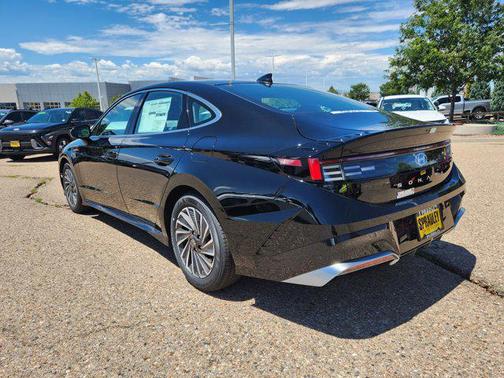 2025 Hyundai SONATA Hybrid SE