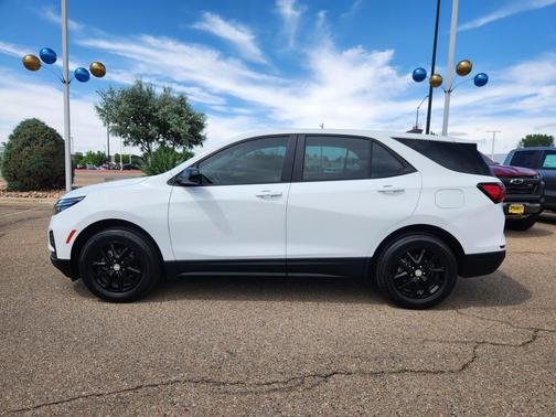 Summit White 2022 Chevrolet Equinox LS