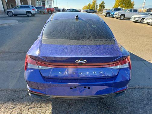 2022 Hyundai ELANTRA Limited