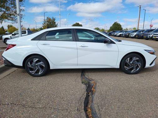 2025 Hyundai ELANTRA HEV SEL Sport