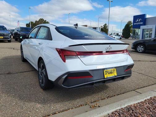 2025 Hyundai ELANTRA HEV SEL Sport