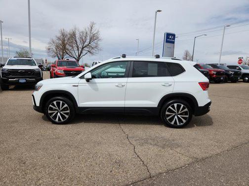 2023 Volkswagen Taos 1.5T SE