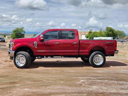 Ruby Red Metallic Tinted Clearcoat 2019 Ford F-250 Lariat