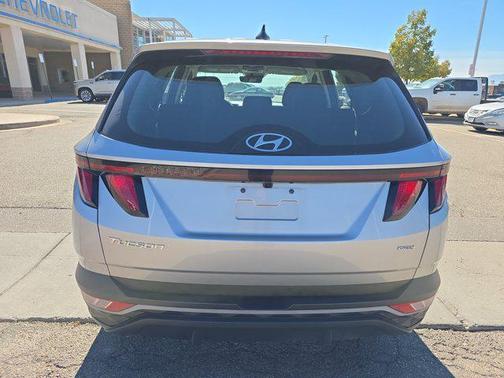 2022 Hyundai TUCSON SE