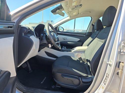 2022 Hyundai TUCSON SE