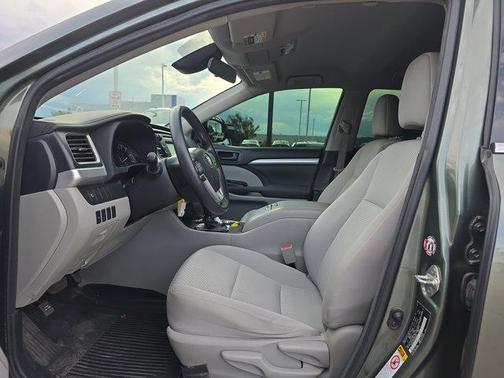 2018 Toyota Highlander LE