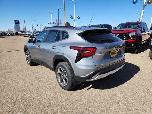 Sterling Gray Metallic 2026 Chevrolet Trax LT