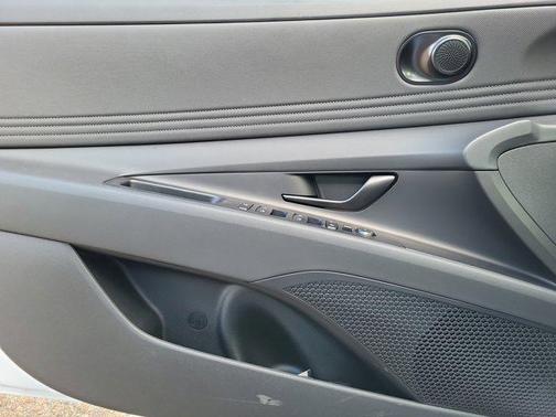 2025 Hyundai ELANTRA HEV SEL Sport