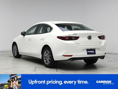 White 2022 Mazda Mazda3 S