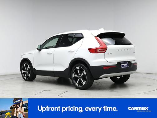 2021 Volvo XC40 T5 Momentum