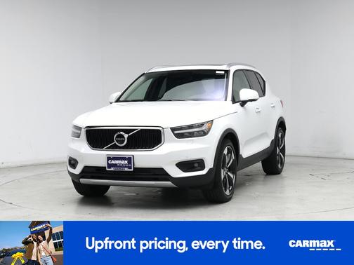 2021 Volvo XC40 T5 Momentum