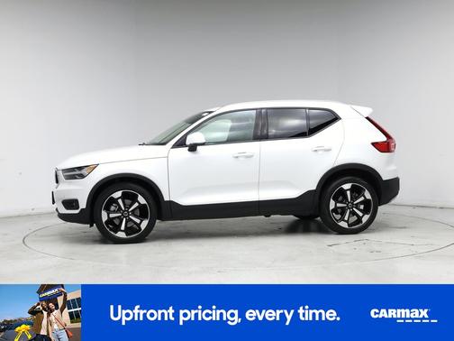 2021 Volvo XC40 T5 Momentum