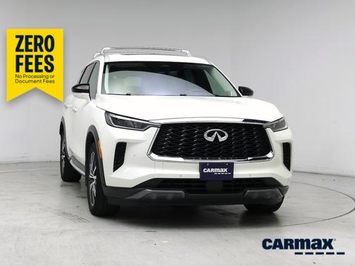 White 2023 INFINITI QX60 Sensory