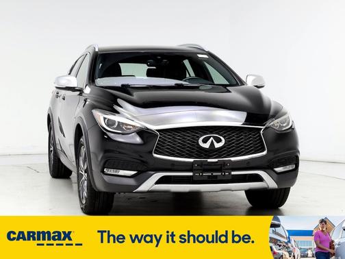 2017 INFINITI QX30 Premium