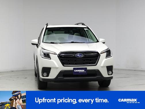 White 2022 Subaru Forester Premium