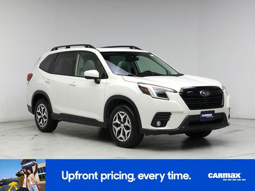 White 2022 Subaru Forester Premium