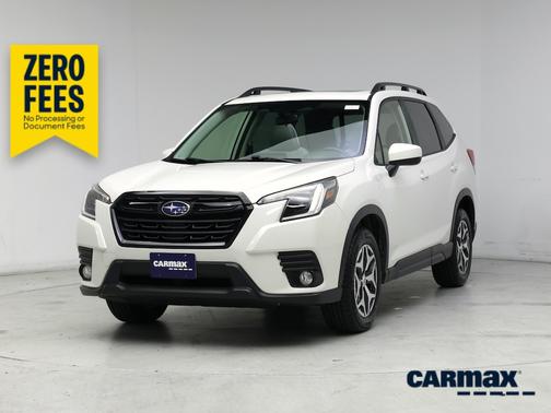 White 2022 Subaru Forester Premium