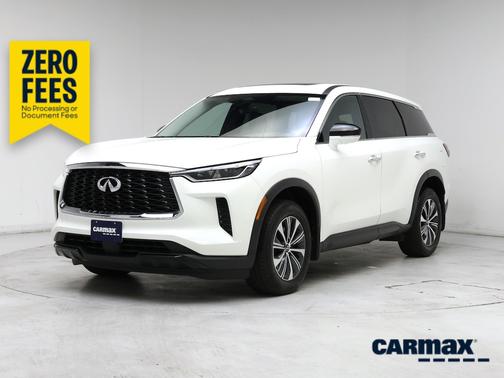 White 2024 INFINITI QX60 Pure