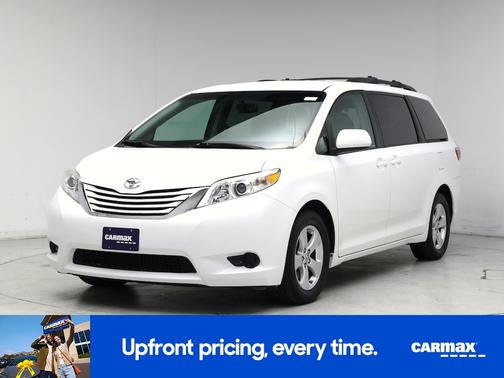 White 2017 Toyota Sienna LE