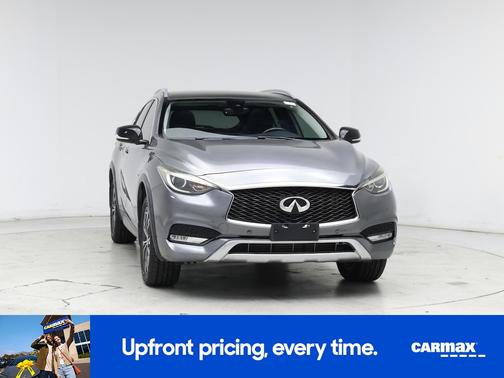 2017 INFINITI QX30 Premium