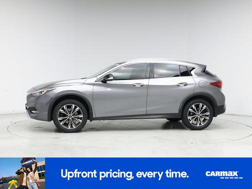 2017 INFINITI QX30 Premium