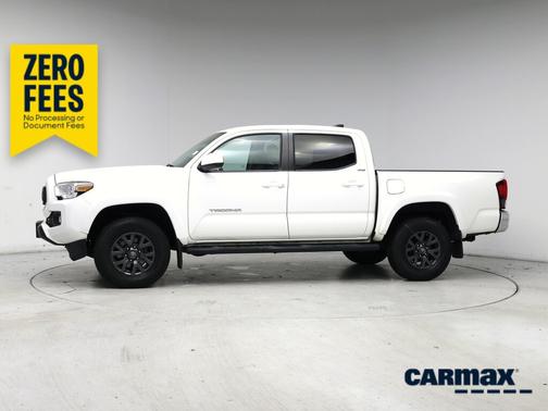 White 2022 Toyota Tacoma SR5