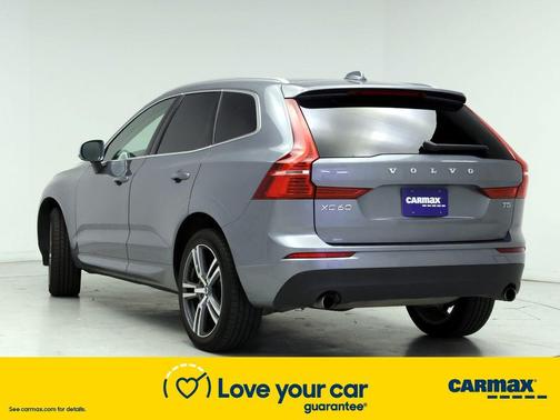 Photo 2 of 26 of 2019 Volvo XC60 T5 Momentum